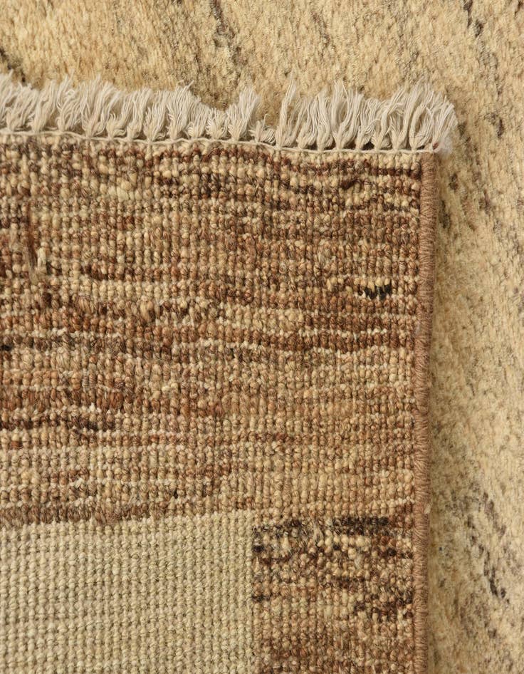 Detail image of  2' 7 x 4' 5  Hand Knotted Modern Ziegler Rug