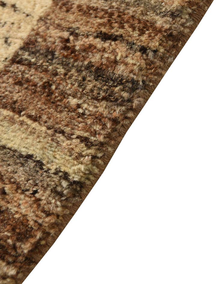 Detail image of  2' 6 x 4' 4  Hand Knotted Modern Ziegler Rug