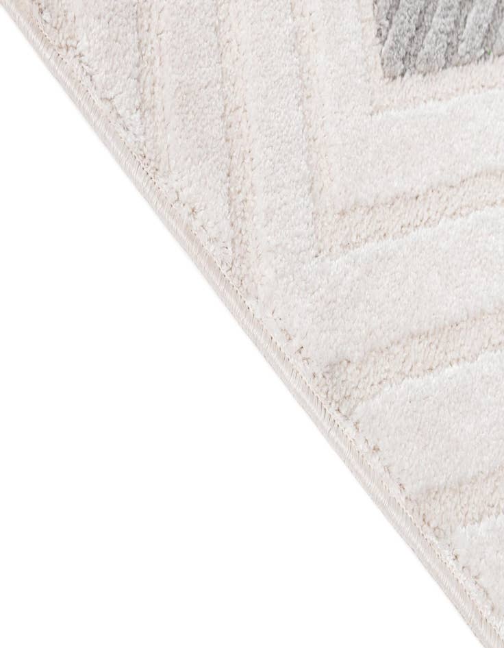 Detail image of  5' 3 x 7' 9 Monte Carlo Rug