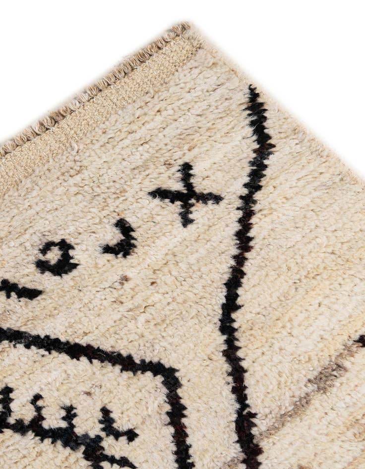 Detail image of  5' 7 x 7' 11  Hand Knotted Moroccan Wool Rug