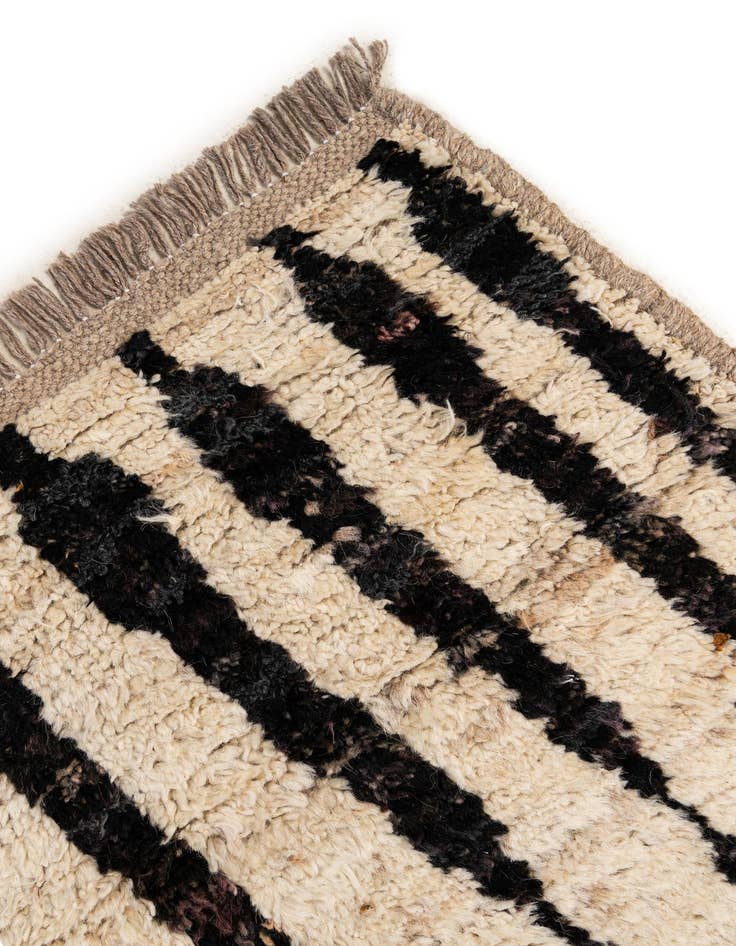 Detail image of  5' 8 x 7' 8  Hand Knotted Moroccan Wool Rug