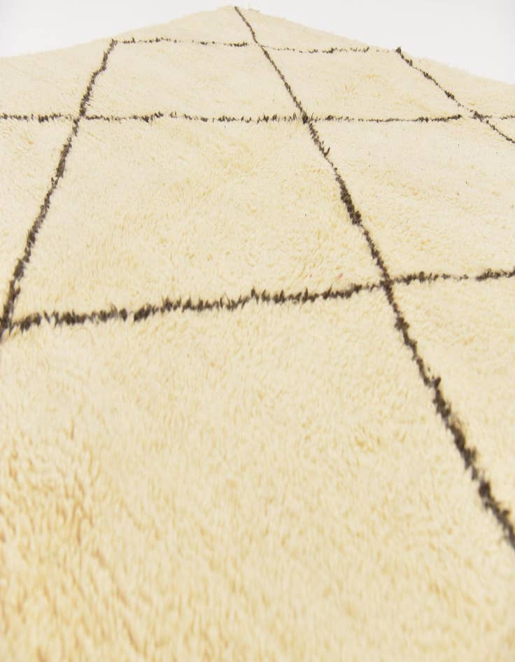 Detail image of  6' 10 x 9' 9  Hand Knotted Moroccan Wool Rug