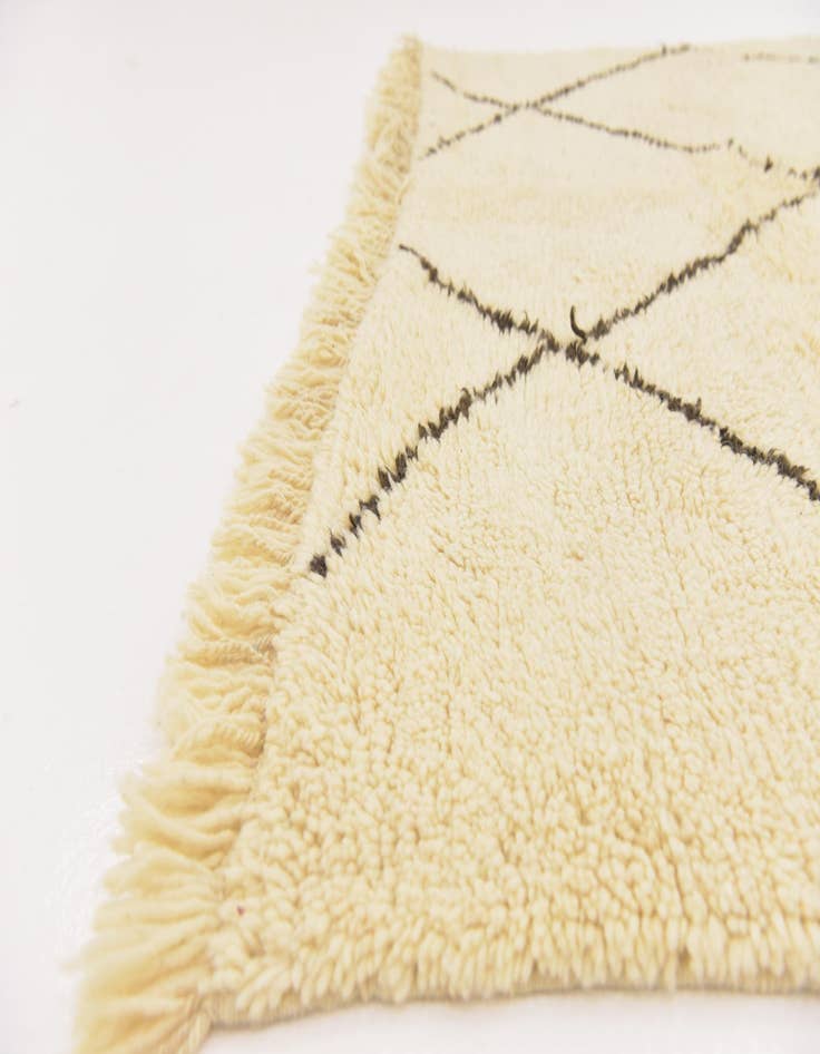 Detail image of  6' 10 x 9' 9  Hand Knotted Moroccan Wool Rug