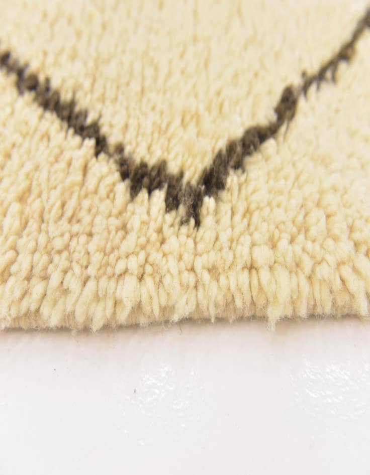 Detail image of  6' 10 x 9' 9  Hand Knotted Moroccan Wool Rug