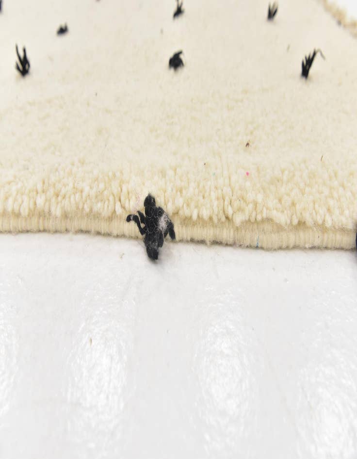 Detail image of  5' 2 x 8' 5  Hand Knotted Moroccan Wool Rug