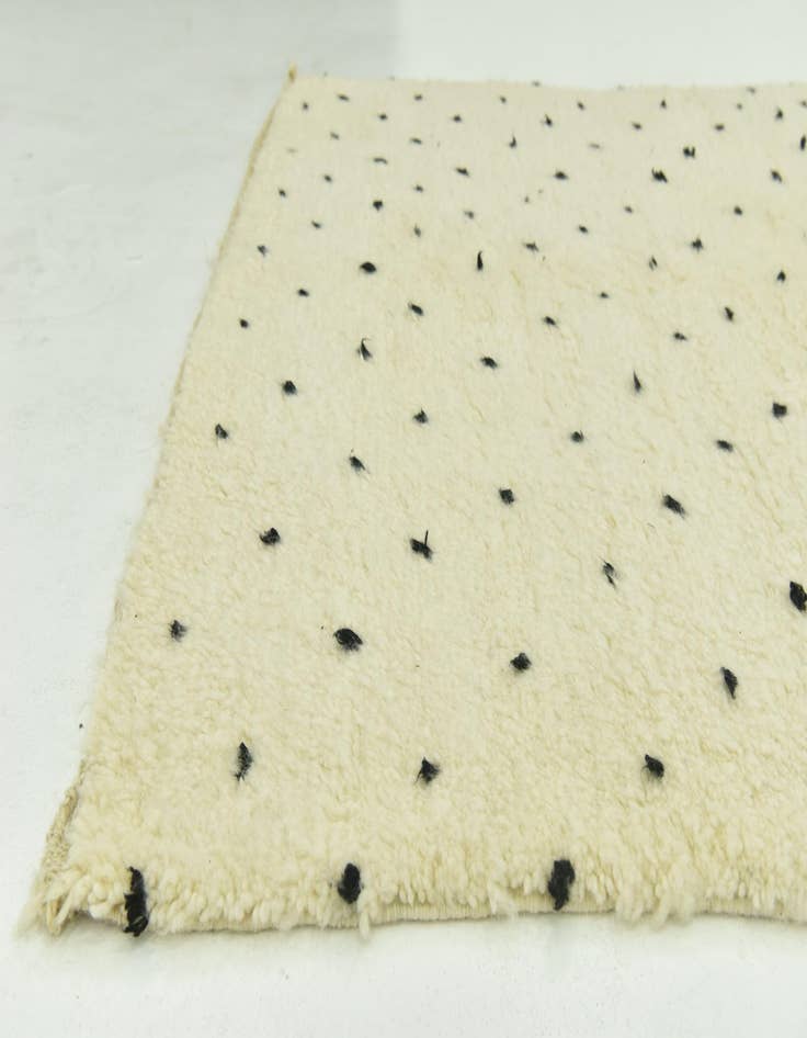 Detail image of  5' 2 x 7' 8  Hand Knotted Moroccan Wool Rug