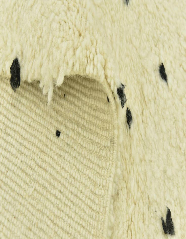 Detail image of  5' 2 x 7' 8  Hand Knotted Moroccan Wool Rug