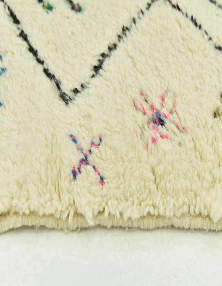 Detail image of  5' 6 x 7' 6  Hand Knotted Moroccan Wool Rug
