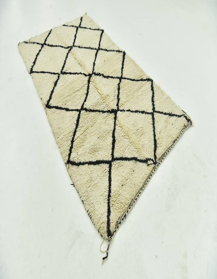 Detail image of  4' 10 x 8' 8  Hand Knotted Moroccan Wool Rug