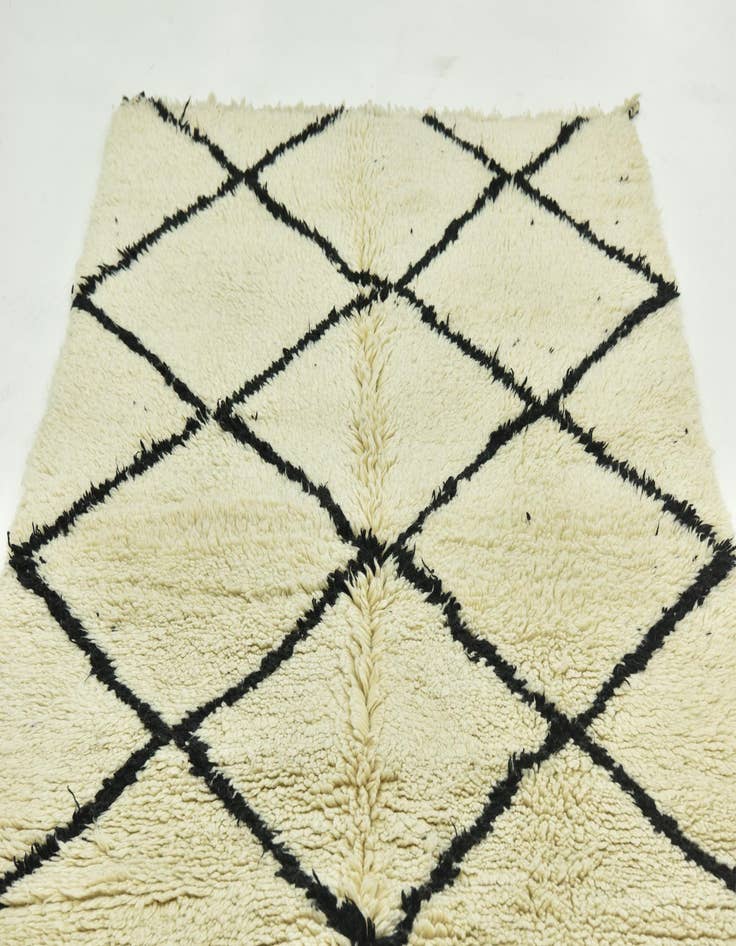 Detail image of  4' 10 x 8' 8  Hand Knotted Moroccan Wool Rug