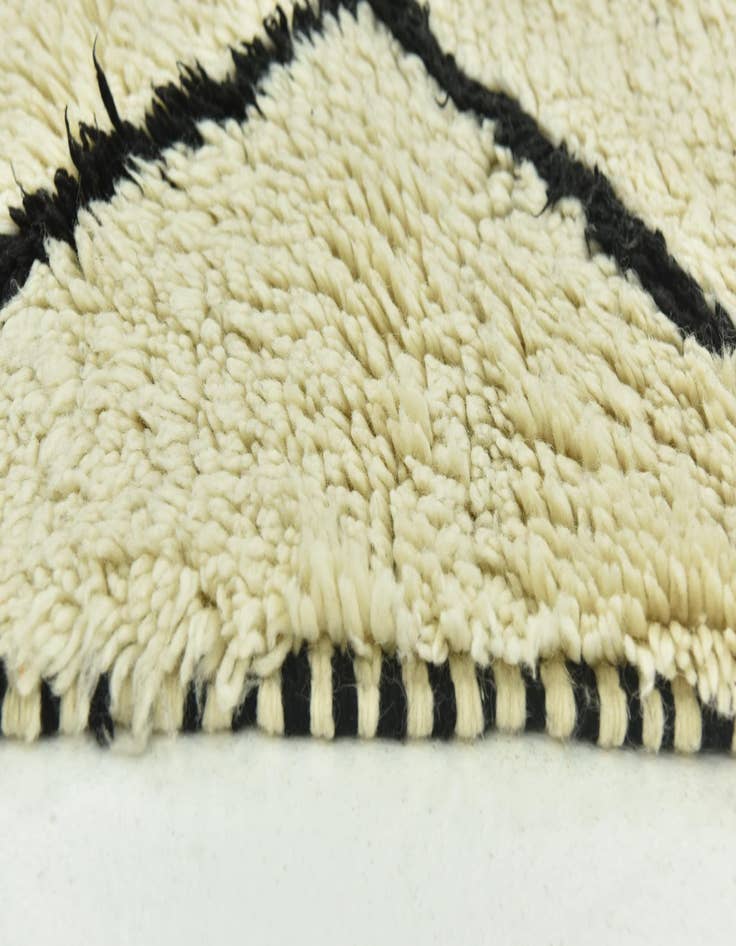 Detail image of  4' 10 x 8' 8  Hand Knotted Moroccan Wool Rug