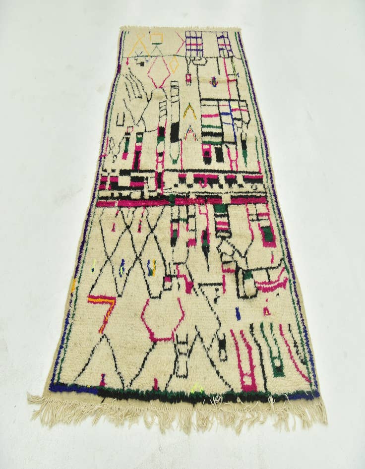 Detail image of  4' 7 x 9'  Hand Knotted Moroccan Wool Rug