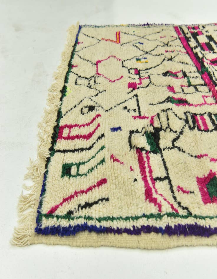 Detail image of  4' 7 x 9'  Hand Knotted Moroccan Wool Rug