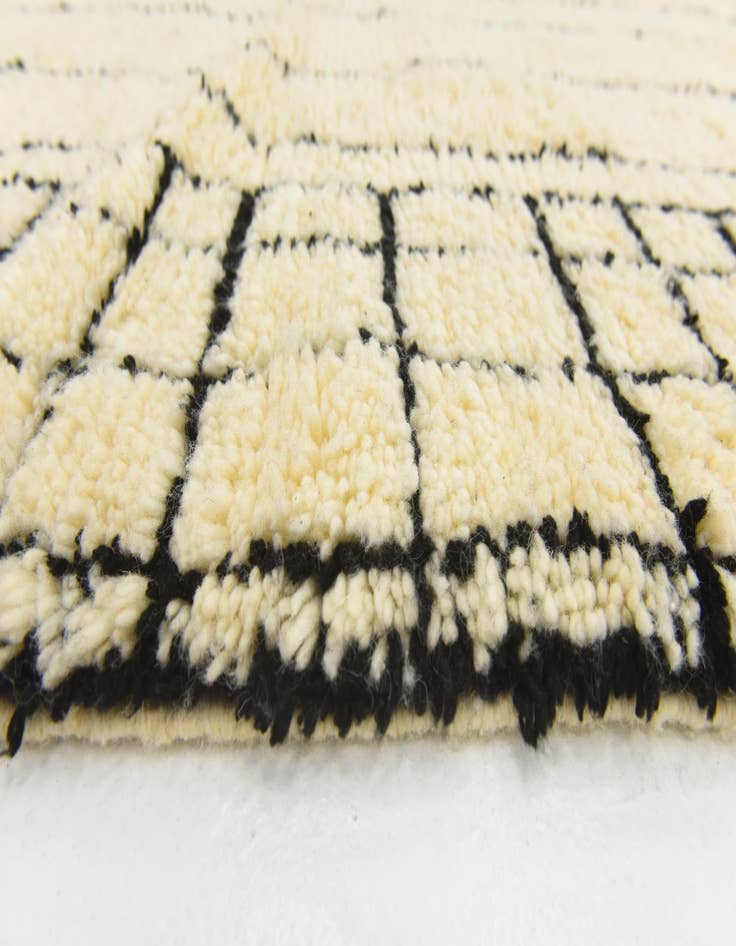 Detail image of  6' 9 x 10' 5  Hand Knotted Moroccan Wool Rug