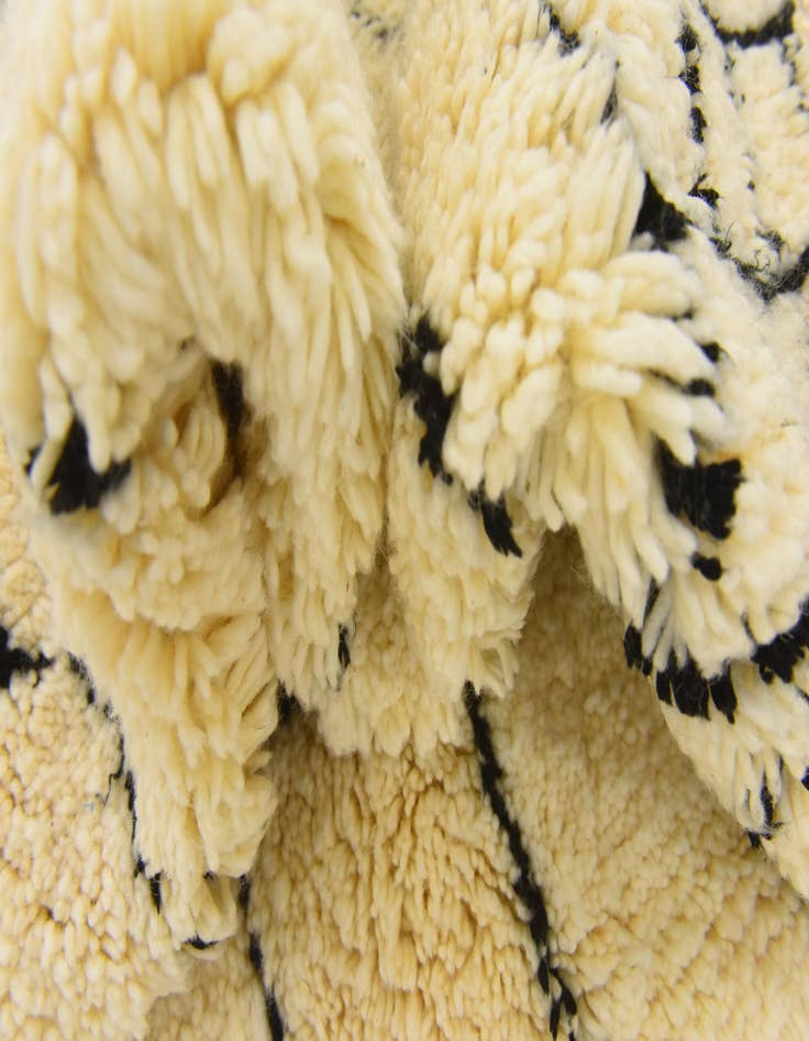 Detail image of  6' 9 x 10' 5  Hand Knotted Moroccan Wool Rug