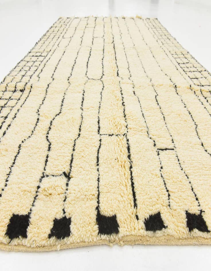 Detail image of  6' 9 x 10' 5  Hand Knotted Moroccan Wool Rug