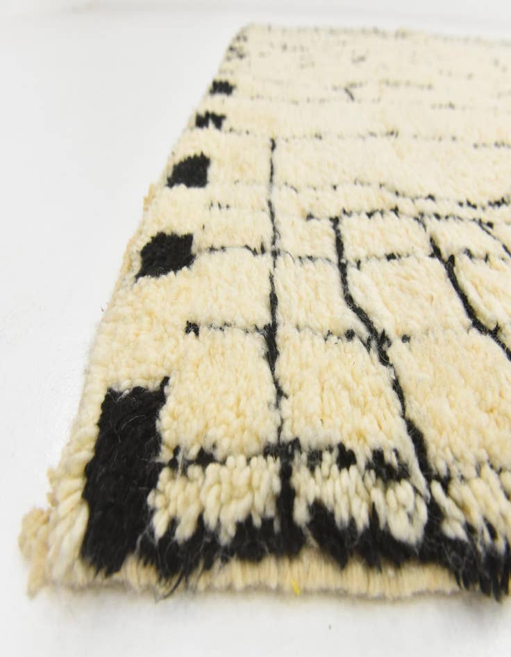 Detail image of  6' 9 x 10' 5  Hand Knotted Moroccan Wool Rug