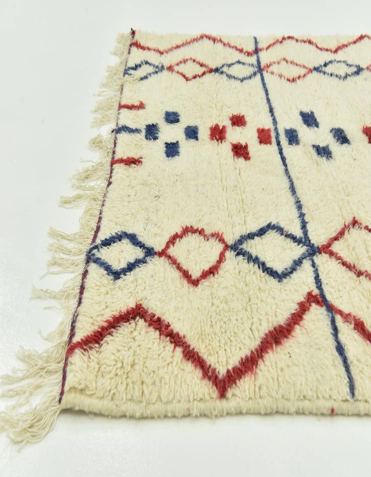 Detail image of  5' 1 x 8' 5  Hand Knotted Moroccan Wool Rug