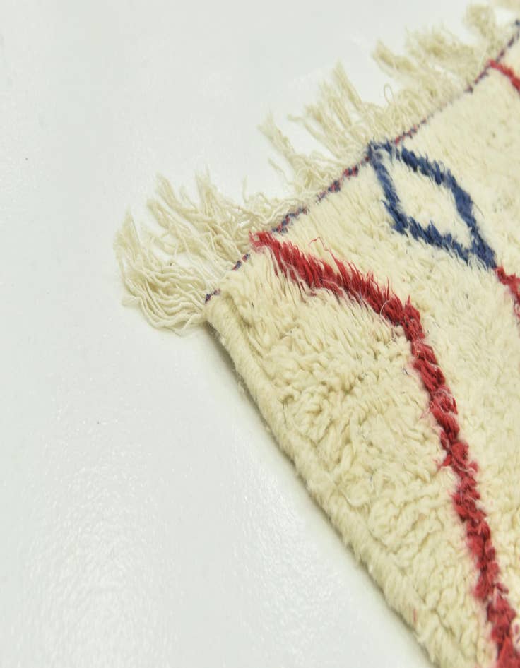 Detail image of  5' 1 x 8' 5  Hand Knotted Moroccan Wool Rug