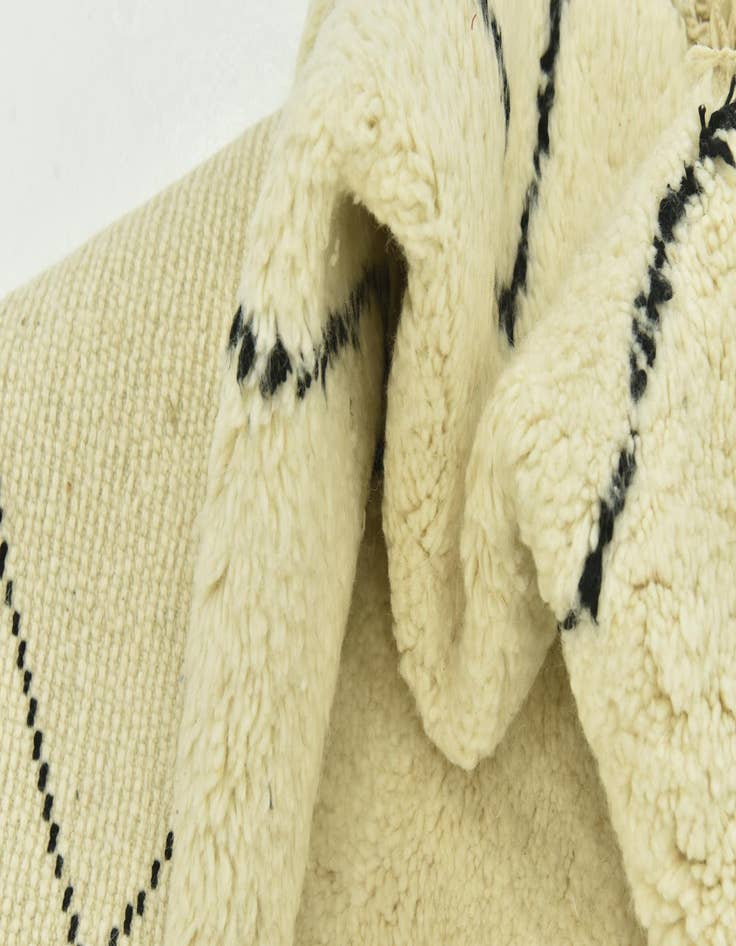 Detail image of  5' 1 x 7' 7  Hand Knotted Moroccan Wool Rug