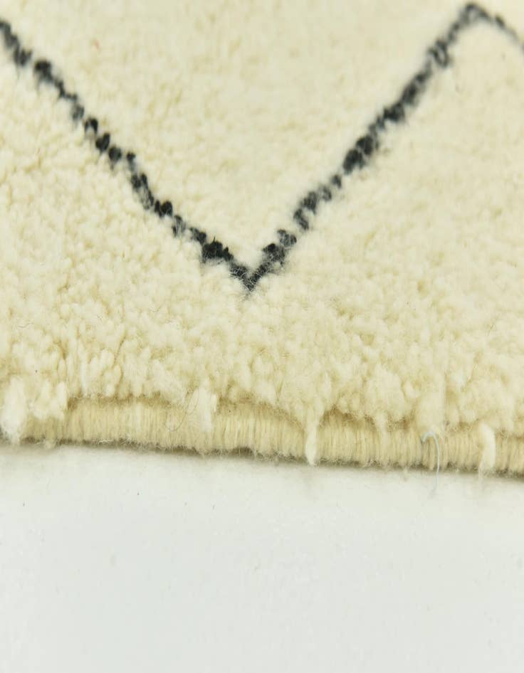 Detail image of  5' 1 x 7' 7  Hand Knotted Moroccan Wool Rug