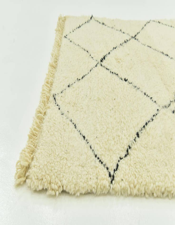 Detail image of  4' 10 x 7' 9  Hand Knotted Moroccan Wool Rug