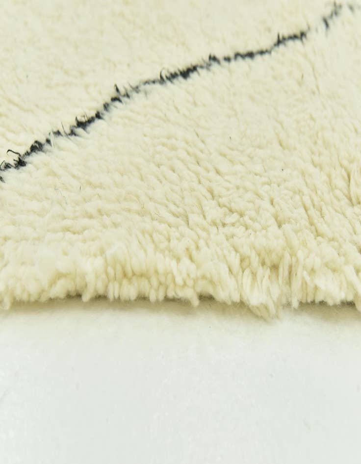 Detail image of  5' 3 x 7' 9  Hand Knotted Moroccan Wool Rug