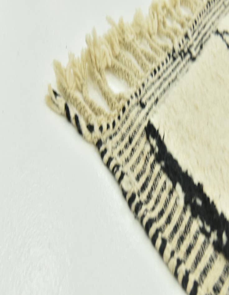 Detail image of  5' 1 x 8' 9  Hand Knotted Moroccan Wool Rug