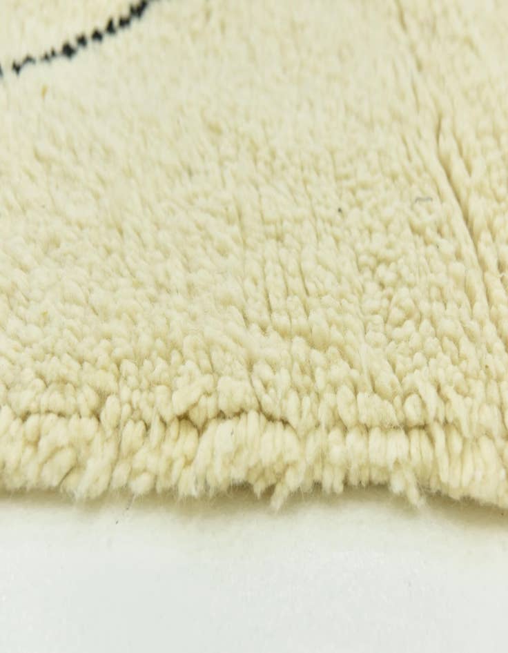 Detail image of  5' 6 x 7' 8  Hand Knotted Moroccan Wool Rug