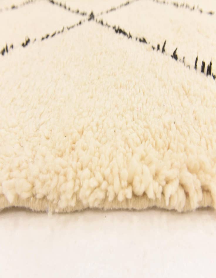 Detail image of  7' x 9' 6  Hand Knotted Moroccan Wool Rug