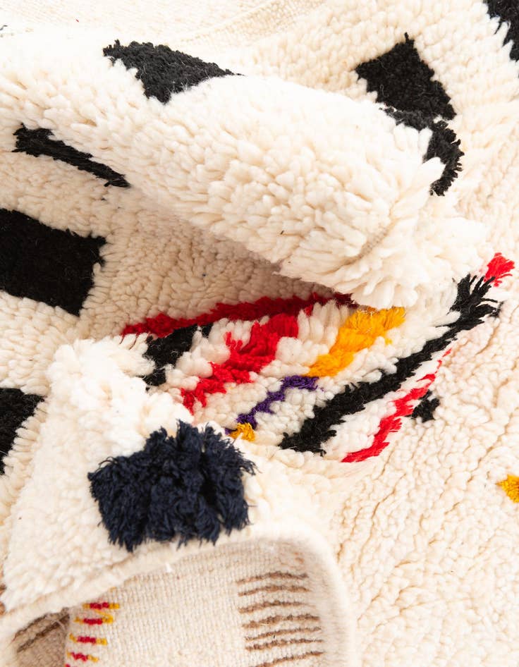 Detail image of  4' 2 x 6' 7  Hand Knotted Moroccan Wool Rug