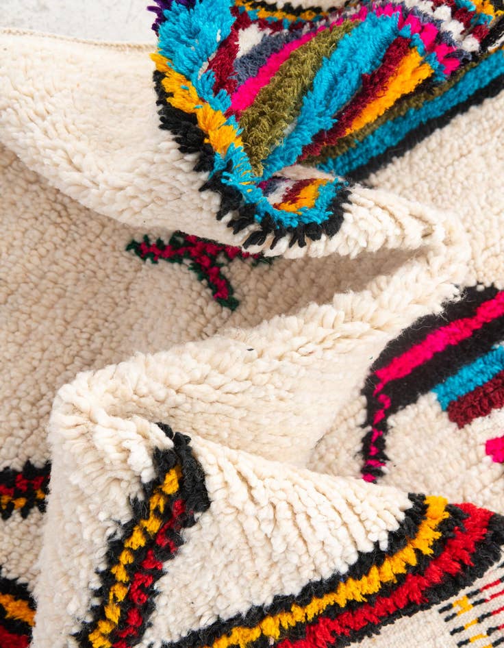 Detail image of  5' 2 x 8' 2  Hand Knotted Moroccan Wool Rug