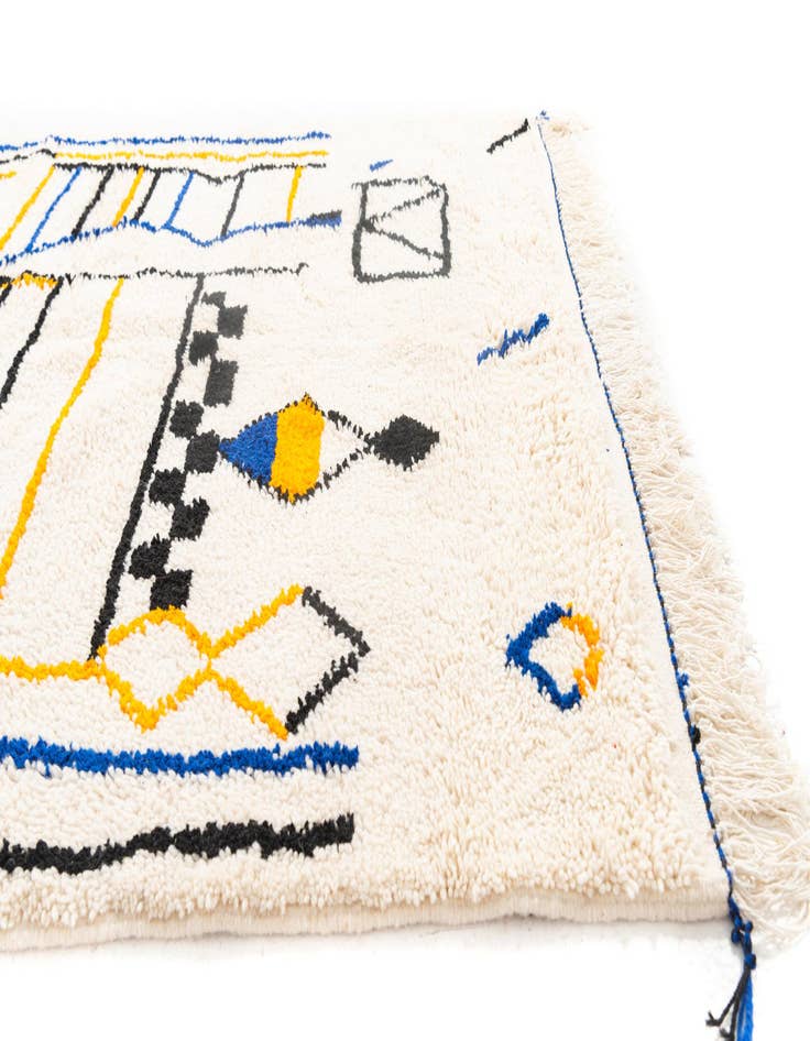 Detail image of  4' 10 x 7' 9  Hand Knotted Moroccan Wool Rug