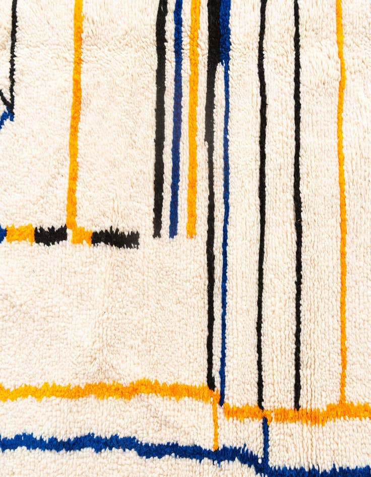 Detail image of  4' 10 x 7' 9  Hand Knotted Moroccan Wool Rug
