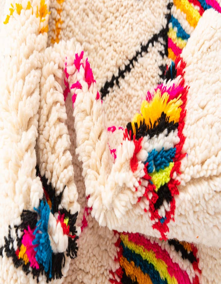 Detail image of  5' 2 x 6' 3  Hand Knotted Moroccan Wool Rug