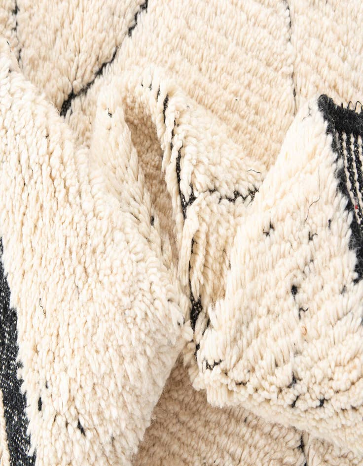 Detail image of  6' 8 x 9' 5  Hand Knotted Moroccan Wool Rug