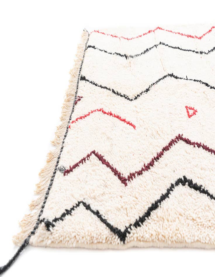 Detail image of  4' 10 x 8'  Hand Knotted Moroccan Wool Rug