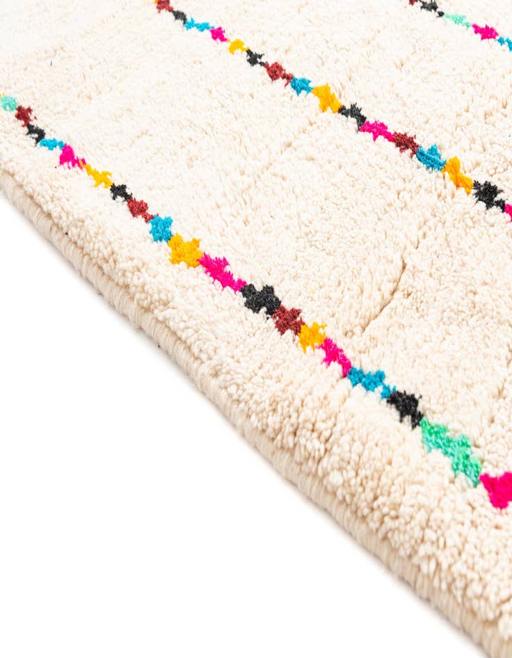 Detail image of  4' 9 x 6' 4  Hand Knotted Moroccan Wool Rug