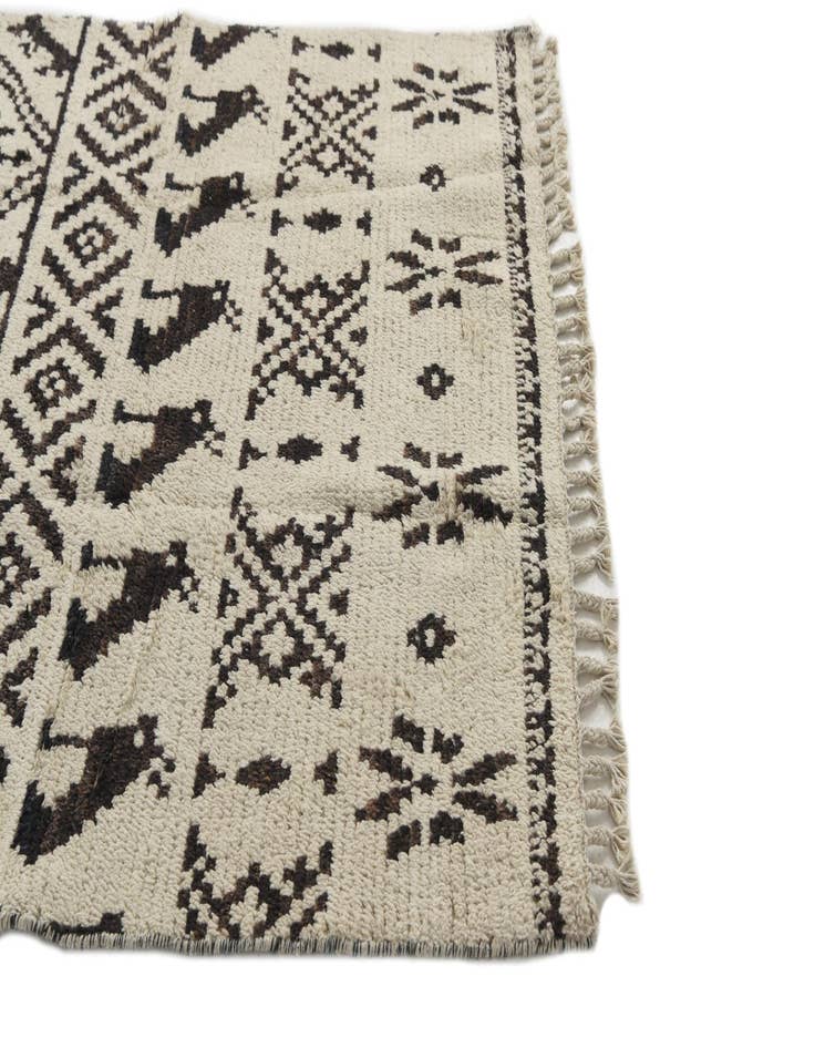 Detail image of  4' 5 x 6' 8  Hand Knotted Moroccan Wool Rug