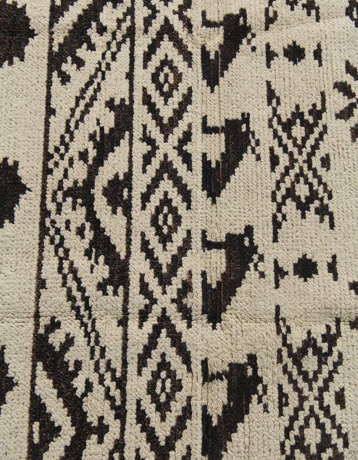 Detail image of  4' 5 x 6' 8  Hand Knotted Moroccan Wool Rug