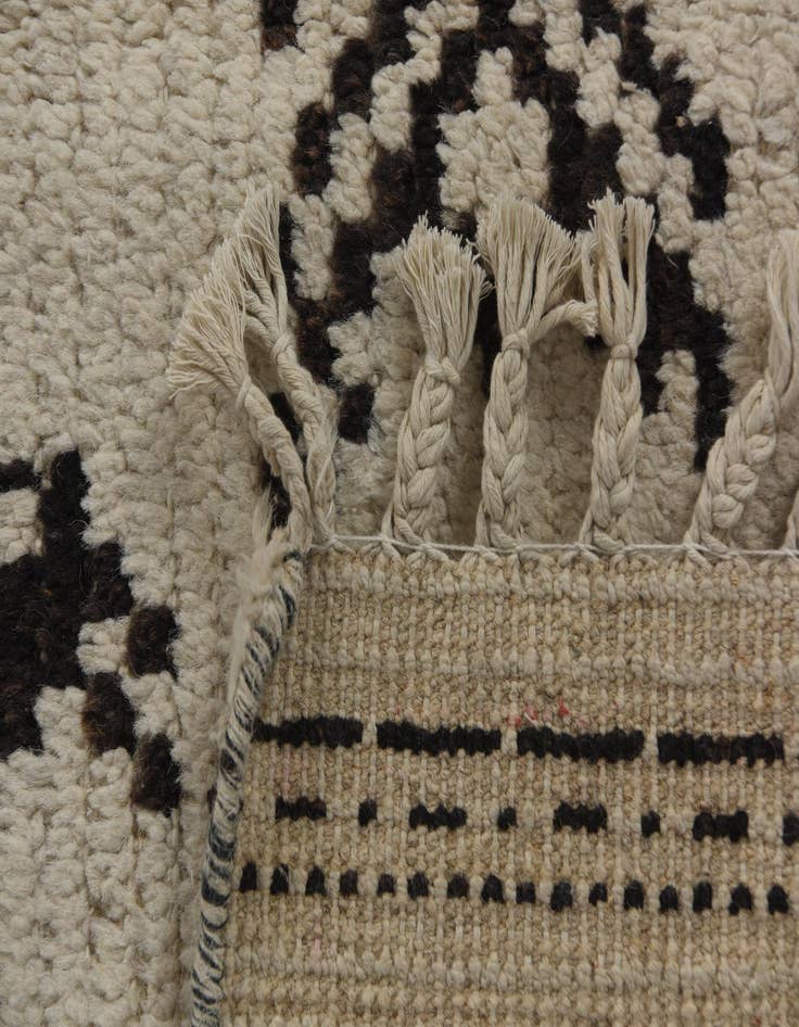 Detail image of  4' 4 x 6' 7  Hand Knotted Moroccan Wool Rug