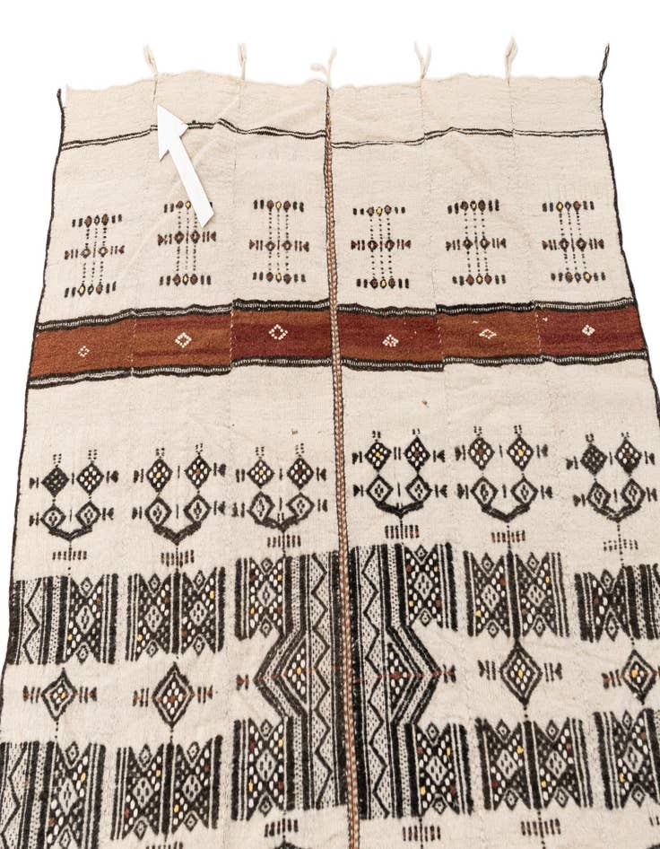 Detail image of  4' 4 x 7' 9  Hand Knotted Moroccan Wool Rug