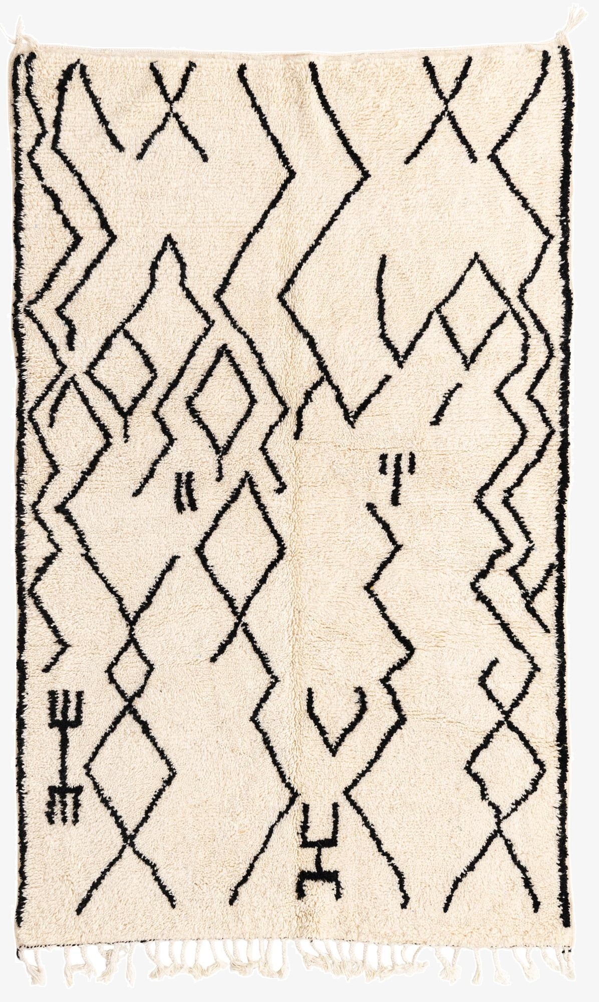  4' 10 x 7' 9  Hand Knotted Moroccan Wool Rug