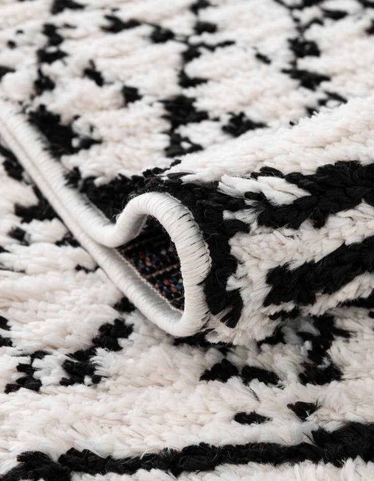 Detail image of  8' x 10' Morocco Rug