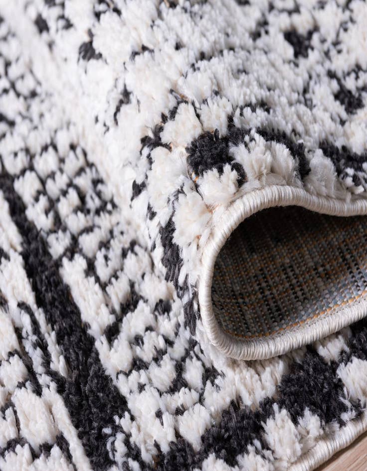 Detail image of  8' x 10' Morocco Rug