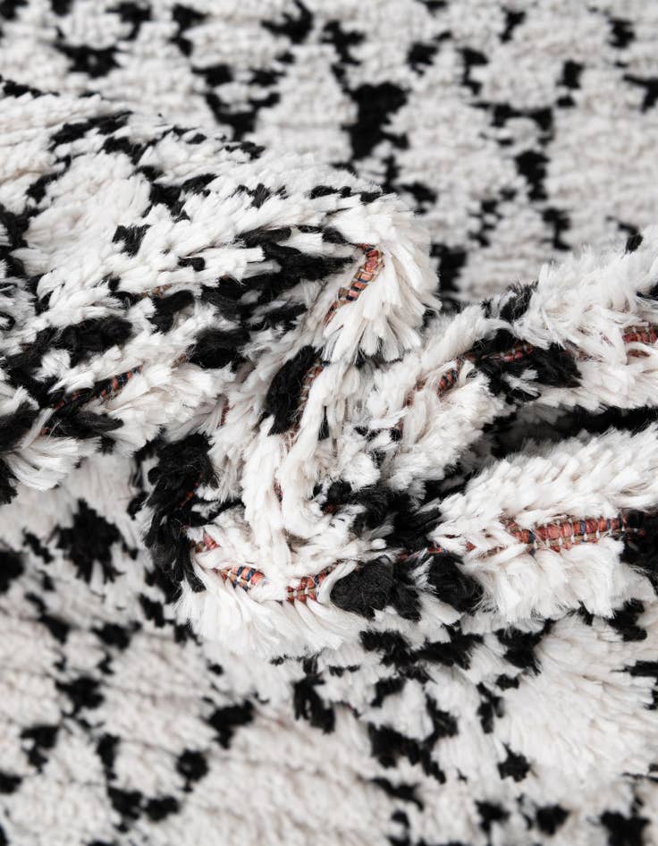 Detail image of  8' x 10' Morocco Rug