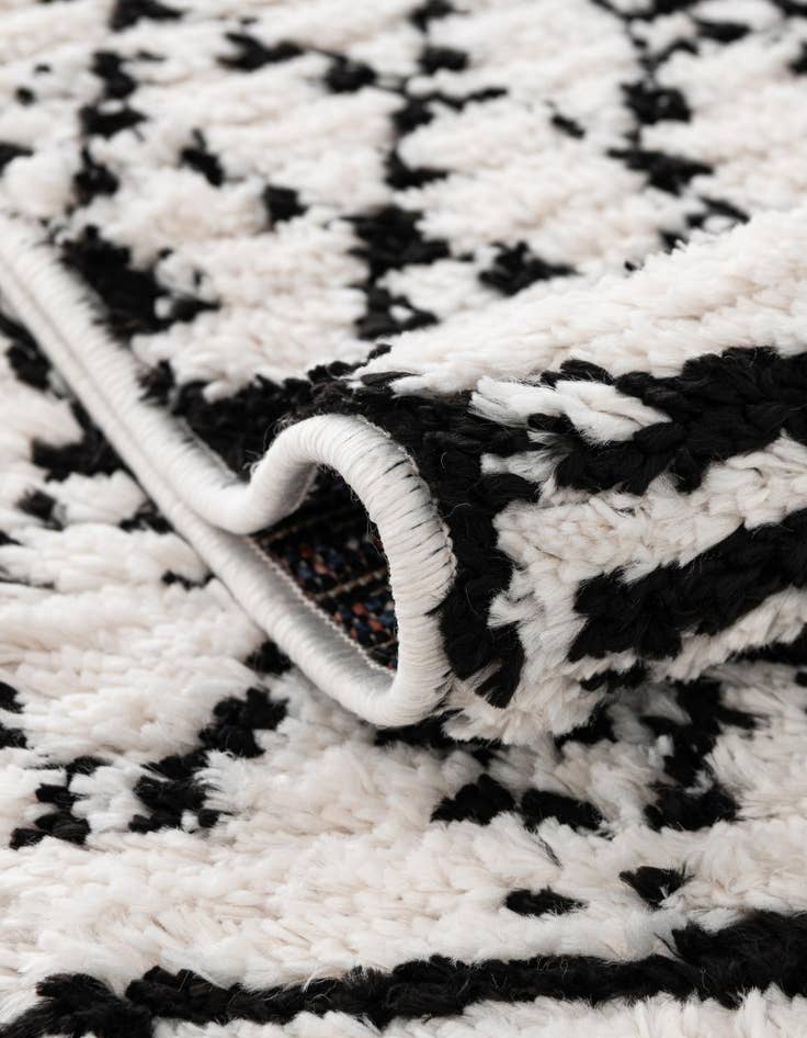 Detail image of  2' 2 x 3' Morocco Rug