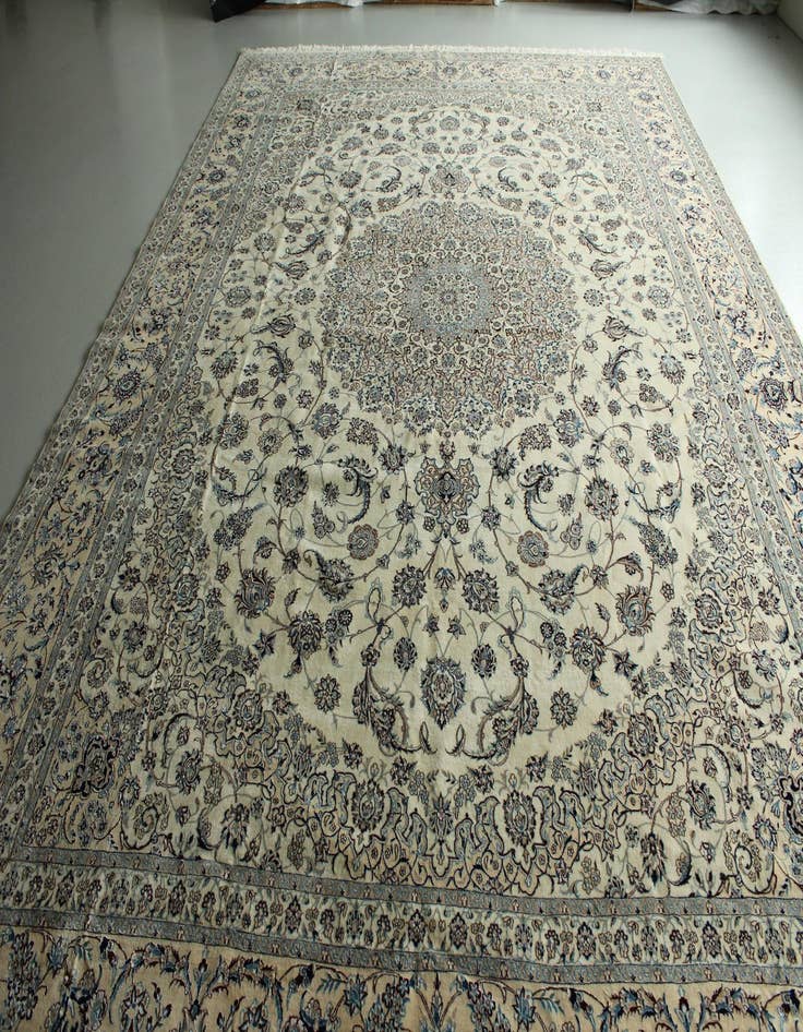 Detail image of  12' 9 x 15' 11  Hand Knotted Nain Persian Rug