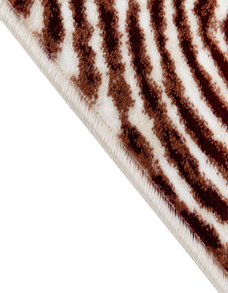 Detail image of  5' 2 x 7' 9 Nain Rug