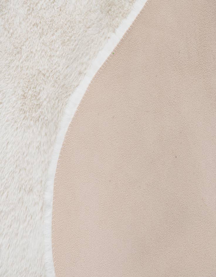 Detail image of  3' x 5' Natural Sheepskin Rug